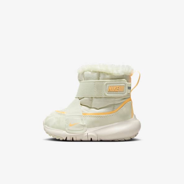 Boys nike snow boots hot sale